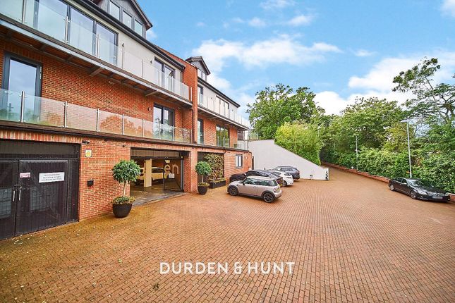 Flat to rent in Eden Lodge, Manor Road, Chigwell