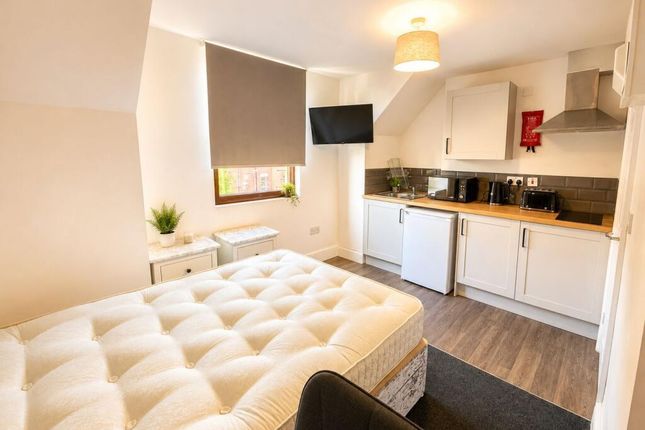 4, Fishpond Drive, Nottingham photo 2