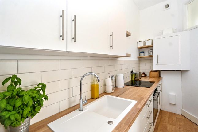2, Blackwater Court, 1a Cornfield Terrace, Eastbourne photo 3