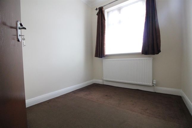 Thumbnail Room to rent in Dorset Avenue, Hayes