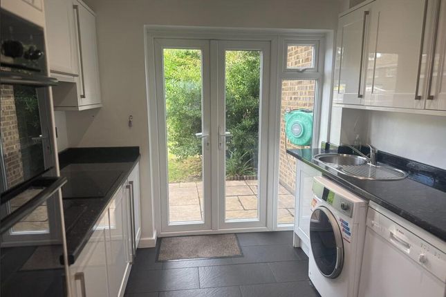 5 Brandon Close, Camberley, Camberley photo 4