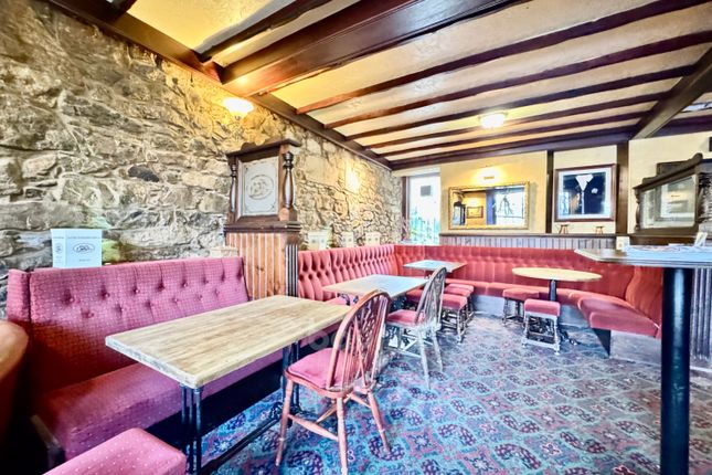 3-bed other on The Gateside Inn, 37-39 Main Road, Beith, £295,000
