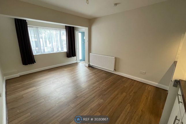 Studio Flat, Clonmel Road, Teddington photo 3