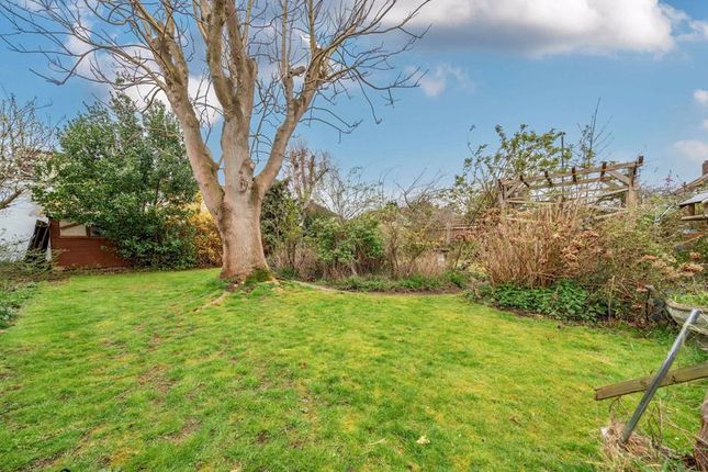 Bungalow for sale in Carisbrooke Avenue, Bexley