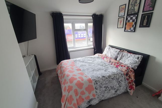 50, Freeston Avenue, Telford photo 2