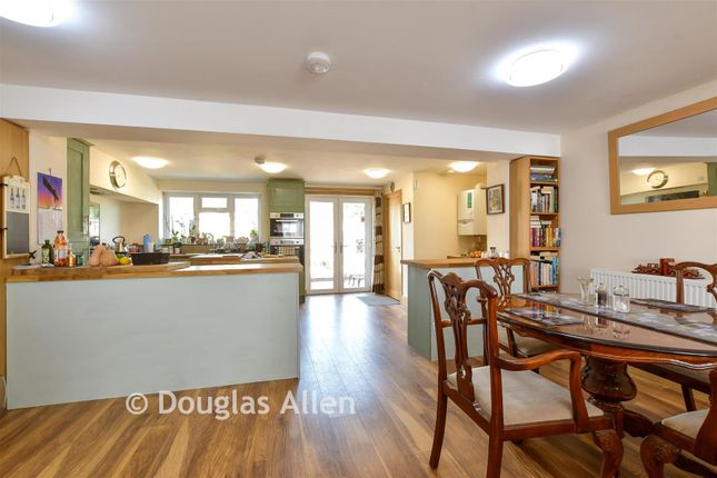 9, Caldbeck, Waltham Abbey photo 4
