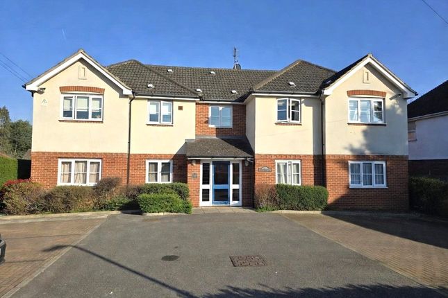 1-bed flat on 4 Summer Lodge, 11, Corwell Lane, Greater London, £250,000