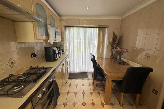 18, Brentford Close, Hayes photo 3