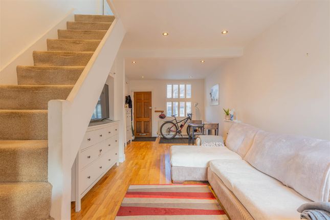 74, Upper Sutton Lane, Heston, Hounslow photo 3