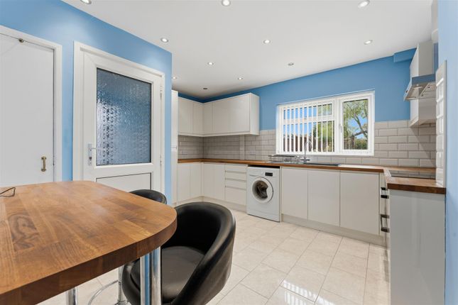 5, Eva Road, Kettering photo 3