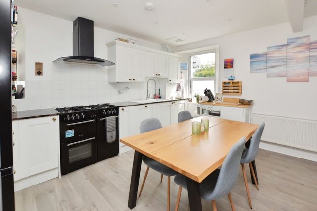 Flat 5, Falstone, 9, St Margarets Road, Devon photo 2