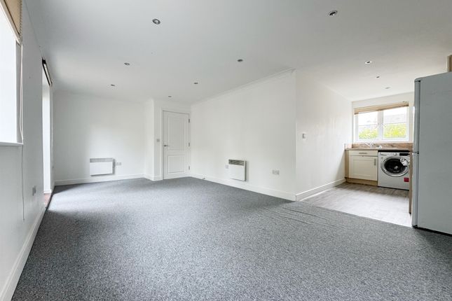48, Tufnell Way, Colchester photo 4