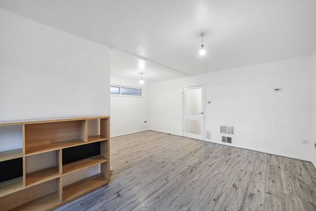 Flat for sale in Lankton Close, Bromley