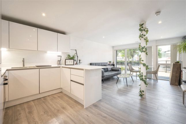 Thumbnail Flat for sale in Vantage Court, 551 Old Kent Road