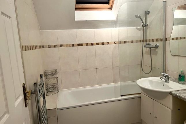 2, Rickmansworth Road, London photo 3