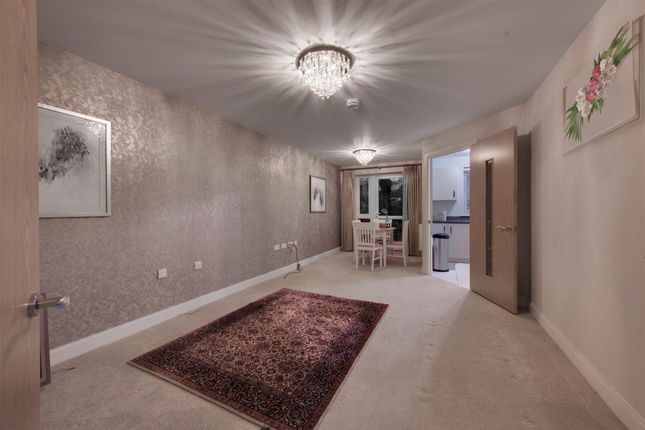 Apt 5, The Oaks Cedar Avenue, Stoke-On-Trent photo 4