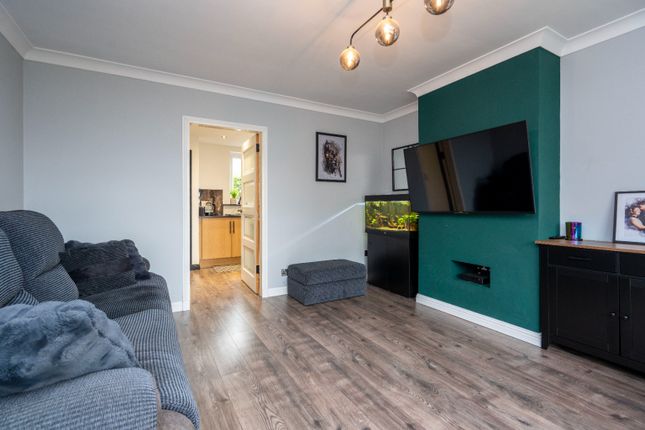 107, Charles Crescent, Bathgate photo 2