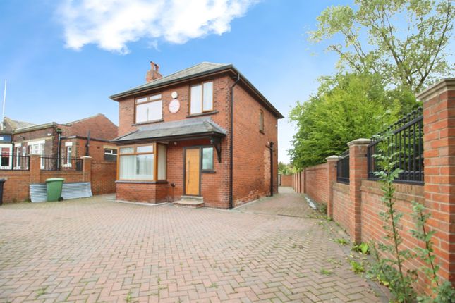 3-bed detached on 2, Ring Road, Leeds, £300,000