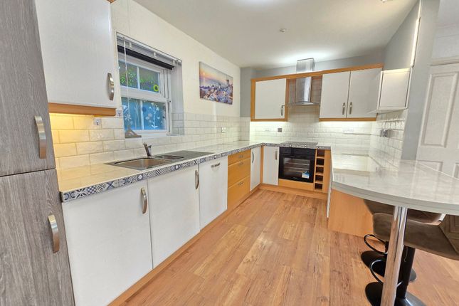 42 New Copper Moss, Altrincham photo 4