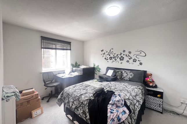 Great Galley Close, Barking photo 5