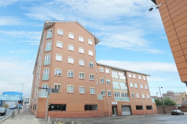 1-bed flat on 10 Wincolmlee, Hull, £60,000