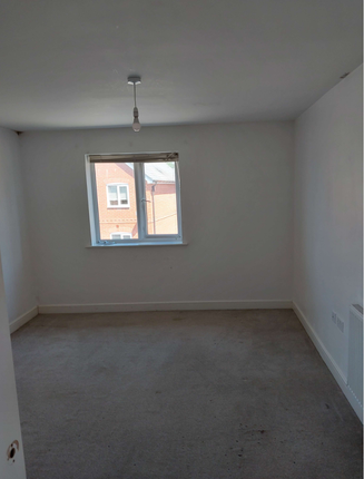 4, Warwick Way, Bursledon photo 4