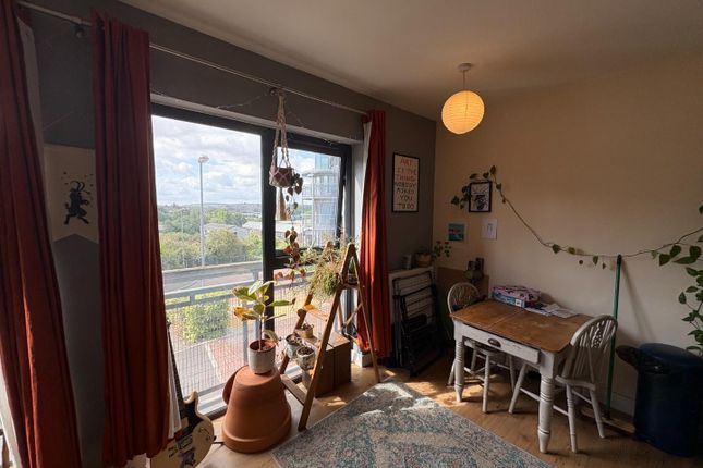 42, Weavers Mill Close, Bristol photo 3