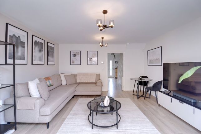 32, Haven Road, Rainham photo 4