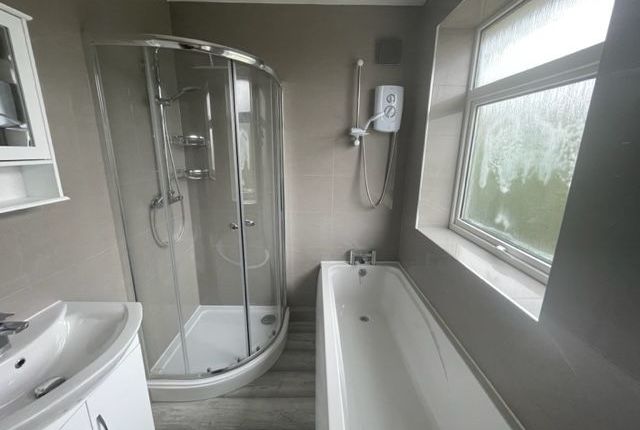 73 Graham Gardens, Luton photo 3