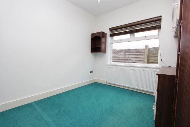 132, Village Way, Pinner photo 5