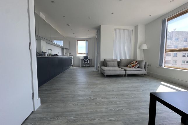 Flat 33, Swift Court, Tavy Bridge, London photo 2