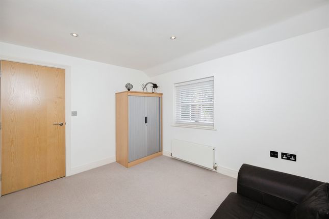 Flat for sale in New Dover Road, Canterbury