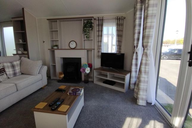Lodge, Willerby Sheraton, Stanford Bishop, Worcester photo 3