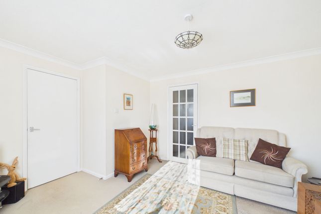 11 Field Close, Huntingdon photo 2