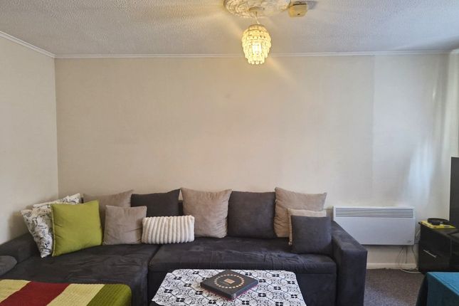 12, Celadon Close, London photo 2