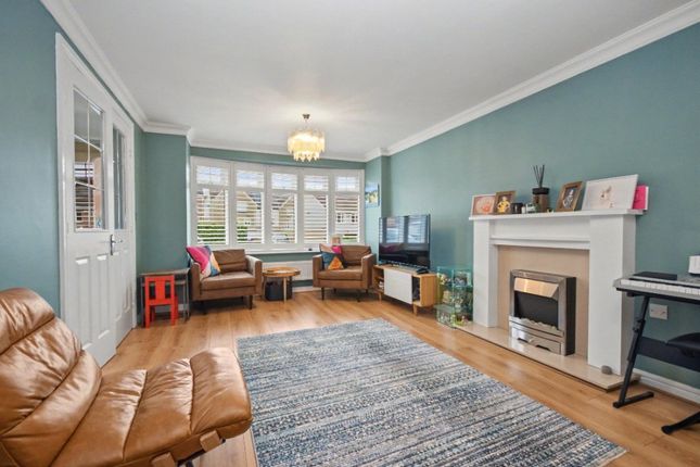 12, Sandpiper Court, Wakefield photo 3