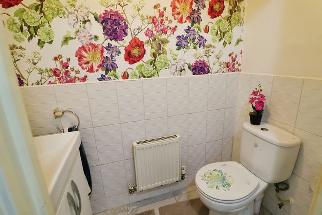 5, James Court, Cardiff photo 4