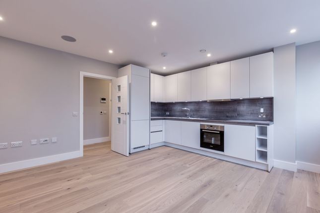 Flat 39 Sidcup House 12-18 Station Road, London photo 3