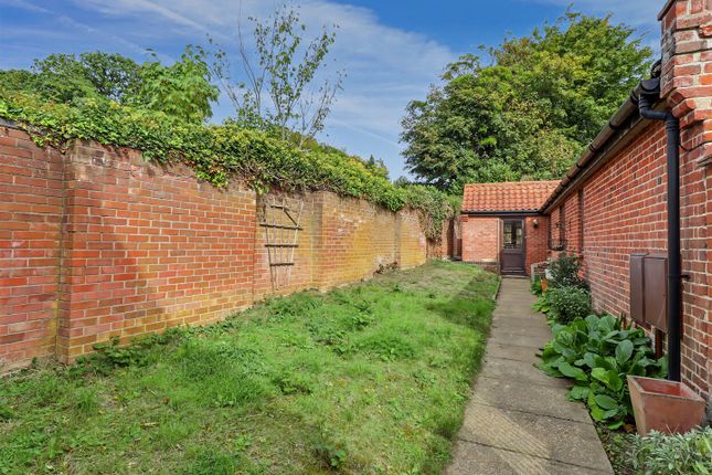 Hill Farm Close, Norwich photo 4