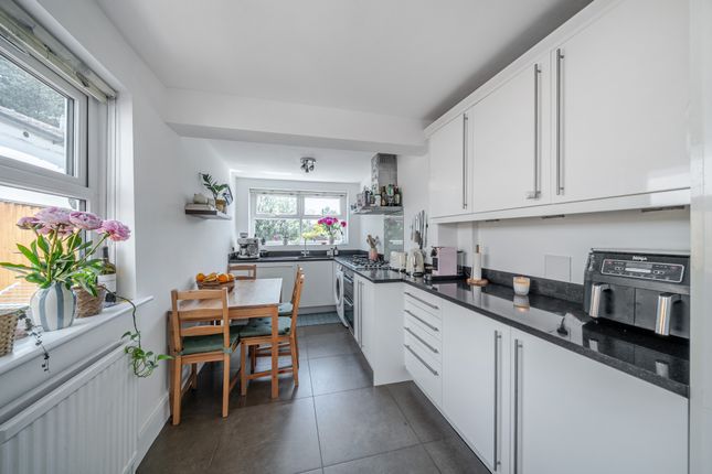 33, Albert Street, Windsor photo 4
