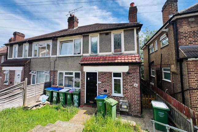 3-bed flat on 82, Holly Hill Road, Erith, £100,000