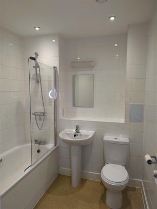 Flat for sale in Osprey Court, Barnard Square, Ipswich