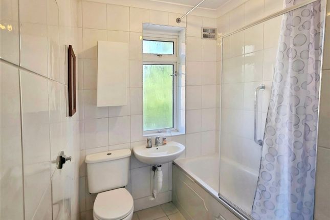 Flat 1,,, Page Court, Mill Hill photo 4