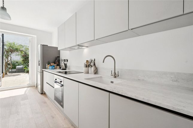 Garden Maisonette, 32, Colville Terrace, London photo 5