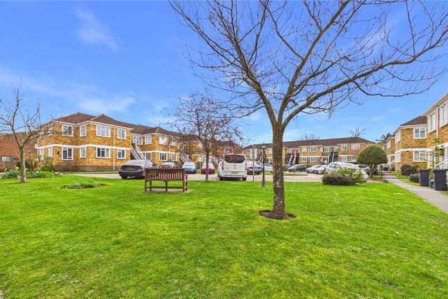 10, Abbey Court, Surrey photo 2