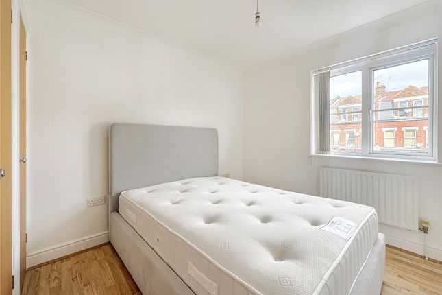 Flat 4, Michell House, 91, Heath Road, Twickenham photo 4