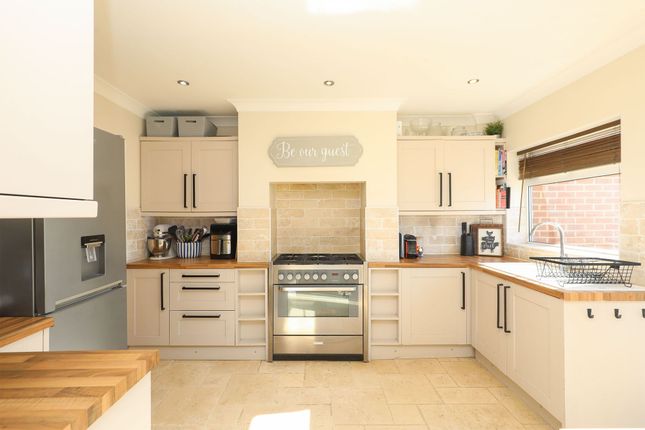 276 Williamthorpe Road, Chesterfield photo 3