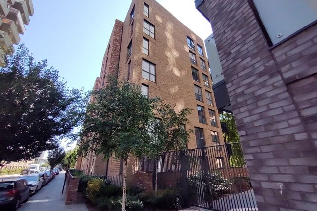 Flat for sale in Osborne Road, London