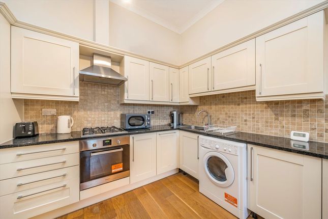 Flat 28, Lancaster House, Borough Road, Isleworth photo 3