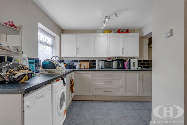 29, Bankside, Southall photo 2